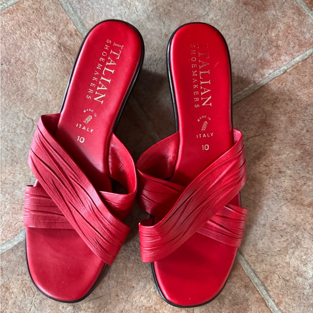 Italian Shoemakers Red Sandals Elegant Slip-On Design